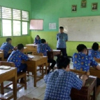 Ka.Kemenag RL Monitoring Berjalannya US di MTs N 1 RL