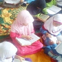 Guru dan Siswa MIN Pondok Kubang Rutin Baca Al Quran