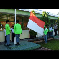 Kapolsek Ujan Mas Pembina Upacara Bendera di MAN 1 Kepahiang