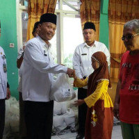 Pembagian Zakat Fitrah 1438 H Kemenag Rejang Lebong