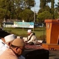 Ka.Kemenag Khotib Sholat Idul Fitri di Balai Daerah Pemda BU