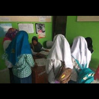 Siswa-siswi MIN 04 Kepahiang Terima Ijazah