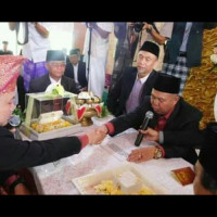 Pernikahan Putri Ketiga Kepala Kemenag Kota Bengkulu Meriah