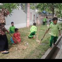 MIN Talang Empat Benteng Adakan Jumat Bersih