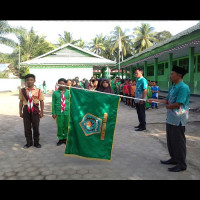 Siswa/i MTs N 3 Kaur Gerak Jalan Semarakkan HUT RI ke-72