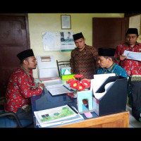 Kasi Bimas Kemenag Benteng Tinjau KUA Kecamatan