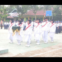 MTsN 2 Kota Bengkulu Gelar Upacara Peringatan HUT RI