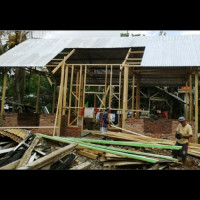 Kepala KUA Kecamatan Lupi MM Tinjau Rekonstruksi Rumah Korban Bencana Kebakaran