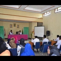 Kepala Kantor Kemenag Kabupaten Lebong Bina Penyuluh