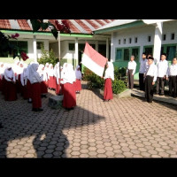 Pantau Madrasah, Pengawas Upacara Bendera di MIN 3 BS