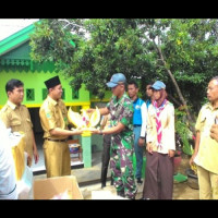 TNI AL Serahkan Bantuan Ke MTsN 2 Kota Bengkulu