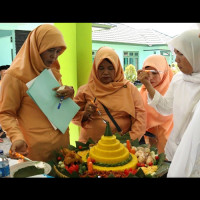 30 Tumpeng Warnai Kemeriahan HAB Kemenag Seluma