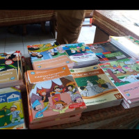 MIS GUPPI 13 Rejang Lebong Terima bantuan Buku dari BAZNAS