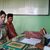 KUA Sungai Rumbai Bimbing Prosesi Mualaf Warga Desa Padang Gading