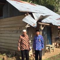 Kepala Kantor Kemenag BS Kunjungi Sasaran Bedah Rumah BAZNAS