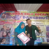 Siswi MA Baitul Makmur Juara I Solo Song Dangdut