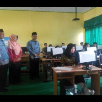 Ka Kankemenag Dan Pengawas Sekolah Pantau  Simulasi UNBK MA Baitul Makmur