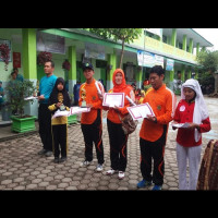 Siswa MIS GUPPI 13 RL Juara lomba kaligrafi Kontemporer Sekabupaten RL