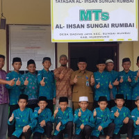 Kepala Kankemenag MM Beri Motivasi Kepada Santri Ponpes Yayasan Al Ihasan