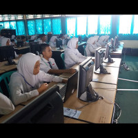 81 Siswa MTsN 1 BU Ikuti UNBK Hari Pertama