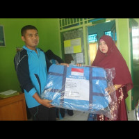 KemeKenag Kaur  Distribusikan Koper Jamaah Haji