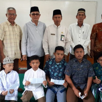 BAZNAS Salurkan Zakat, Kemenag BS Ikut Serta