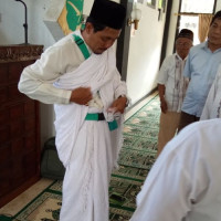 Kasubbag TU Lebong Praktek Pasang Kain Ihram