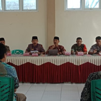 Kepala KUA Ipuh Hadiri Rapat Persiapan HUT RI