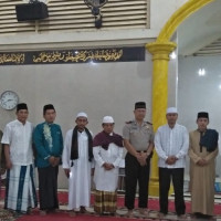 Kasi Bimas Islam Kemenag MM Pimpin Pelaksanaan Sholat Gerhana Bulan