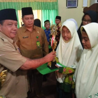 Siswi MTsN 1 Kota Bengkulu Juara KSM Tingkat Provinsi