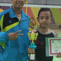 Siswa MTsN 1 BU Raih Juara II Badminton Putra