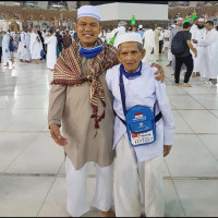 Ka.Kankemenag MM Bimbing Jamaah Haji Lansia Tawaf Sunnah