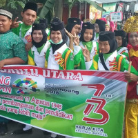 MTSN 1 BU Ikut Meriahkan Pawai Peringatan HUT RI KE 73