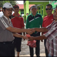 Plt.Ka.Kemenag Kota Bengkulu Bagikan Daging Qurban