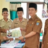 Datangi KUA, Ka. Kemenag BU Minta Jajarannya Berikan Informasi Penyelenggara Haji dan Umroh