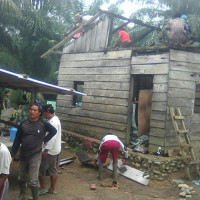 KUA Air Dikit Kunjungi Proses Bedah Rumah Bantuan BAZNAS MM