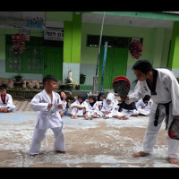 Ekskul Taekwondo MIN 1 RL Siap Cetak Atlet Juara