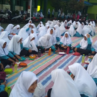 MTsN 1 Kota Bengkulu Adakan Program Sarapan Pagi Bersama