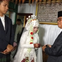 Kakanwil Jadi Saksi Nikah Warga Singaran Pati Kota Bengkulu