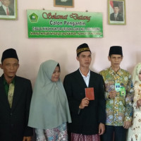 KUA Kecamatan Ratu Agung Sudah Serahkan 12 Pasang Kartu Nikah