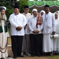 Kasi PHU Kemenag MM Ajak dan Dampingi Bupati dan Wakil Bupati lakukan Praktek Manasik Haji