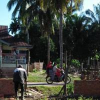 MIN 6 Mukomuko Bertekat Bangun Pagar Madrasah sepanjang 72 M