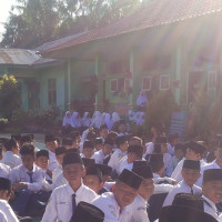 MTsN 2 Mukomuko Adakan Sidak Kerapian Rambut Siswa