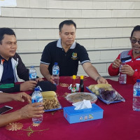 Eratkan Silaturrahim, Ka. Kemenag MM Lakukan  Olah Raga Bersama