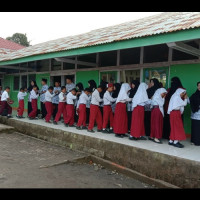 Madrasah Ibtidaiyah Muhammadiyah 10 Karang Anyar Biasakan Budaya Salam