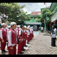 Waka Kesiswaan MIN 1 Rejang Lebong Ingatkan Pentingnya Kejujuran