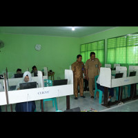 <i>Helpdesk</i> Kemenag Benteng Kunjungi Kesiapan MTsN 2 Taba Penanjung dalam Pelaksanaan UNBK