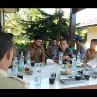 Bahas Pengamanan Pemilu, Ka. KUA Karang Tinggi Benteng Hadiri <i>Coffee Morning</i> Bersama Polsek