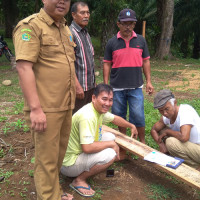 Ka. KUA Pondok Kelapa Himbau Ukur Arah Kiblat Sebelum Bangun Rumah Ibadah