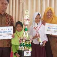 Dua Siswi MIN 1 Kota Bengkulu Raih Prestasi Lomba Bercerita